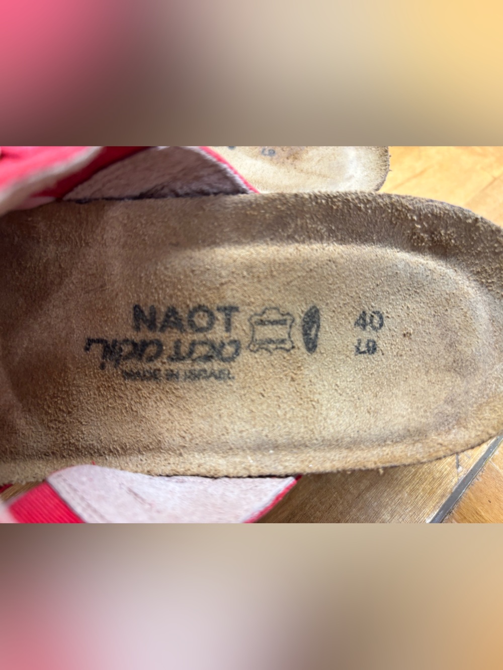 Naot Red Leather Comfort Slide Sandals Gold Chain Accent Size 40 US 9 - Picture 7 of 9